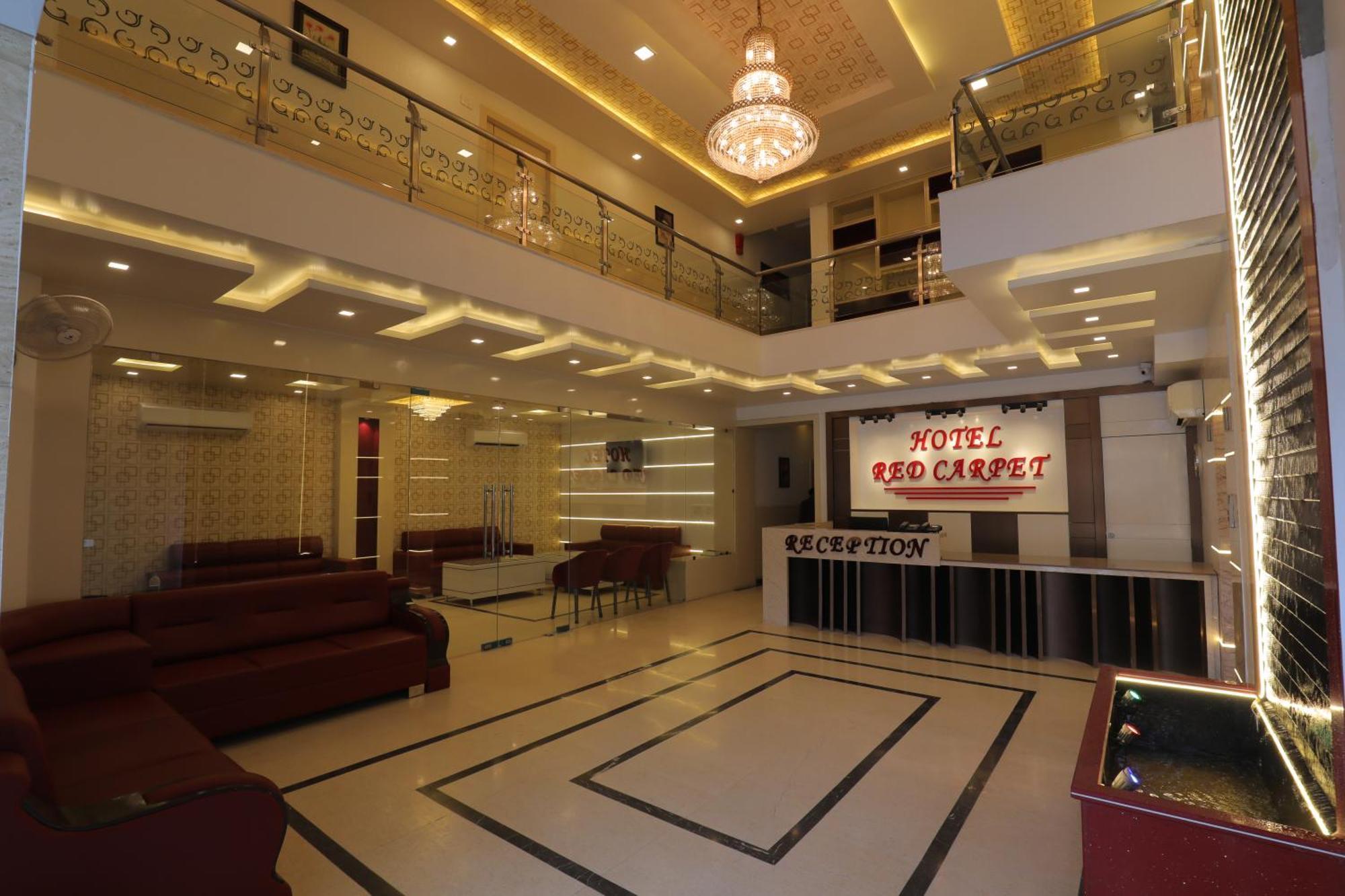 Hotel Red Carpet Tajganj Экстерьер фото